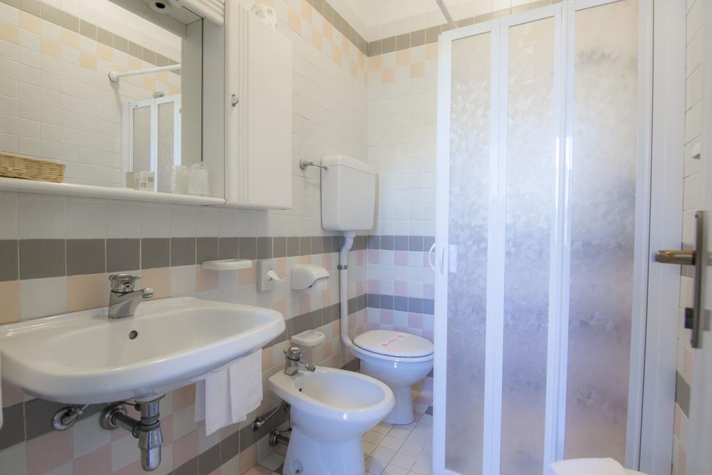 B&B Hotel Souvenir Cesenatico Phòng bức ảnh