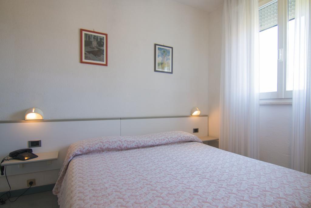 B&B Hotel Souvenir Cesenatico Phòng bức ảnh