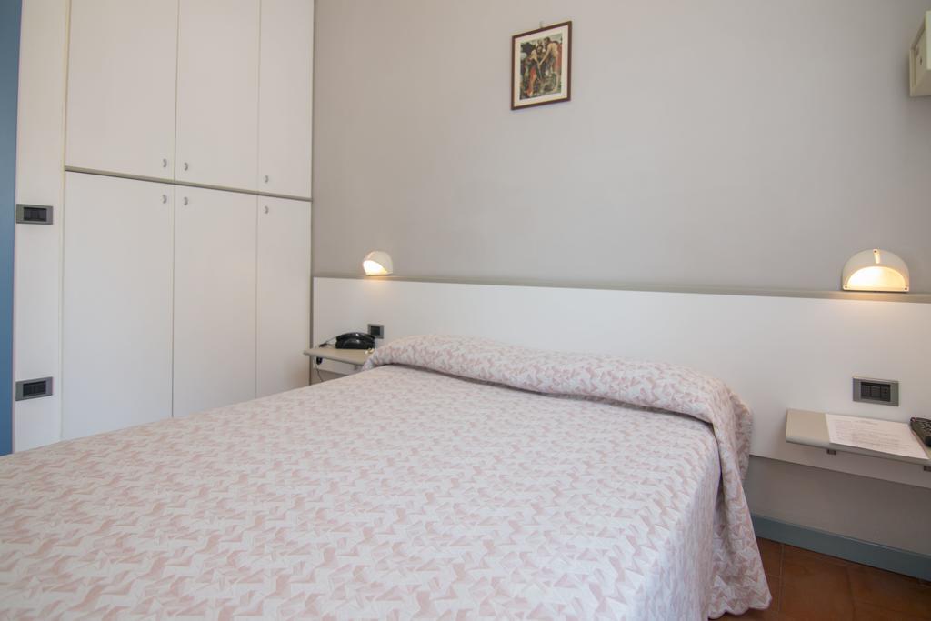 B&B Hotel Souvenir Cesenatico Phòng bức ảnh