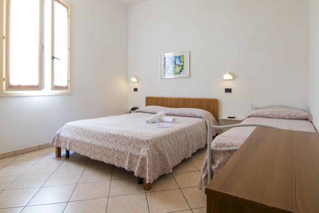 B&B Hotel Souvenir Cesenatico Phòng bức ảnh